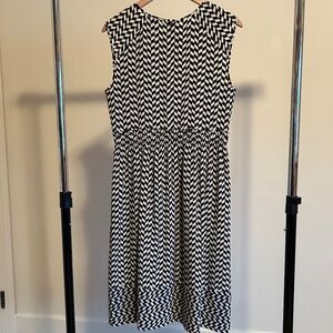 J Crew Keyhole Neck Dress Womens 6 Herringbone Black White Geo Pattern Silk